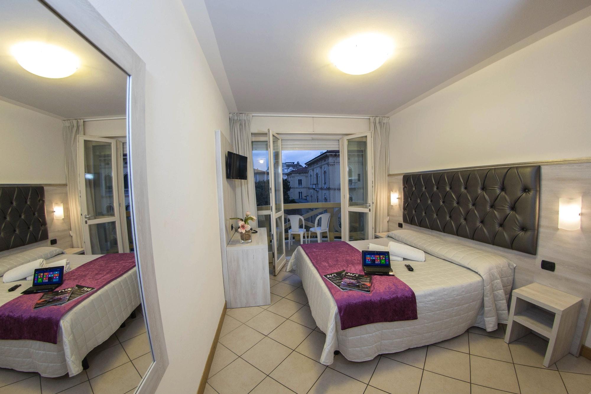 Hotel Playa Viareggio Esterno foto