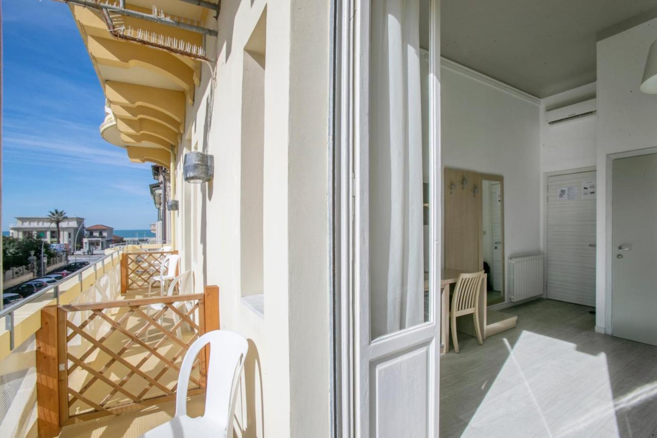 Hotel Playa Viareggio Esterno foto