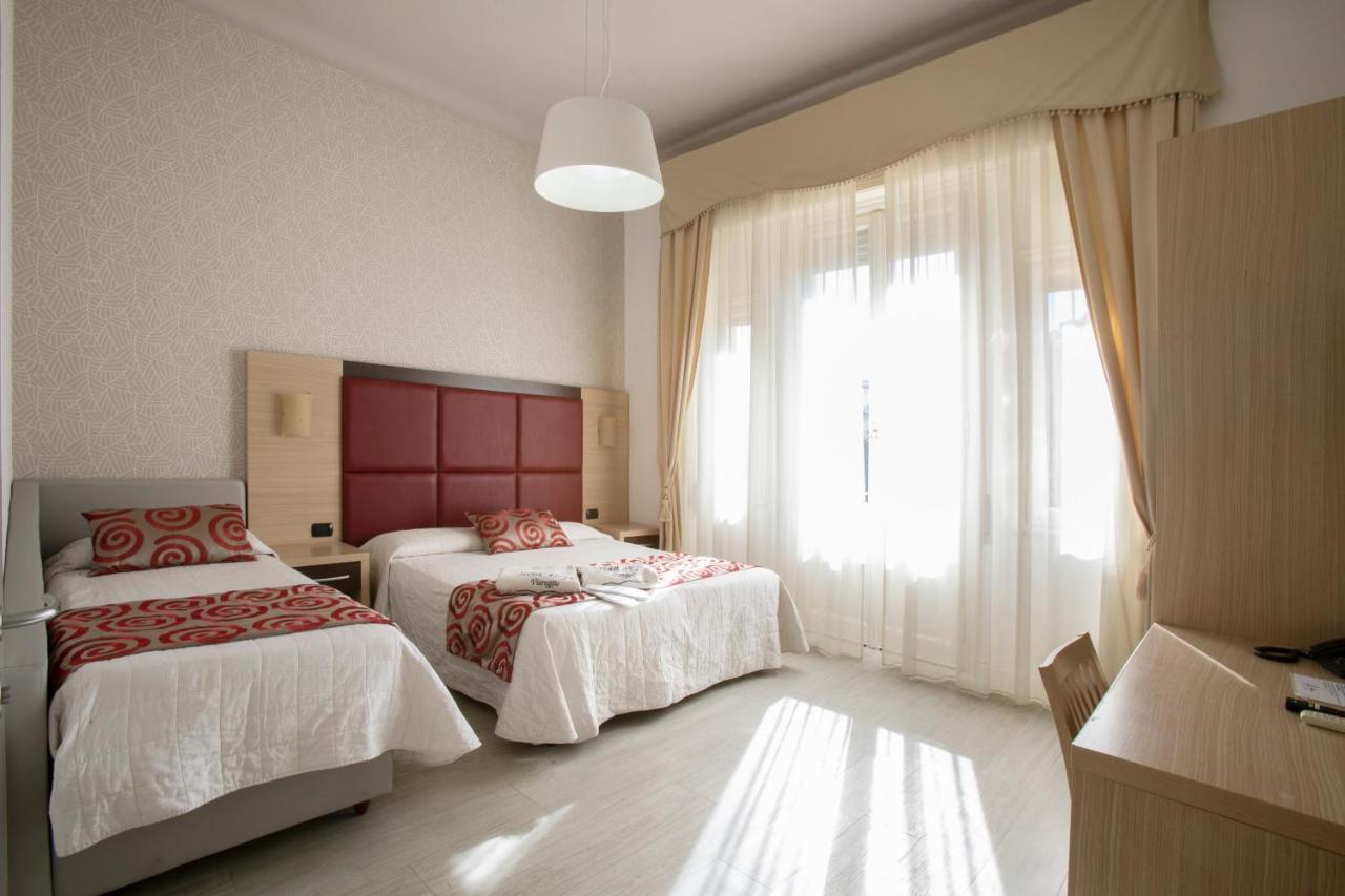 Hotel Playa Viareggio Esterno foto