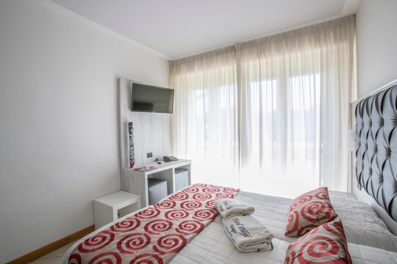Hotel Playa Viareggio Esterno foto