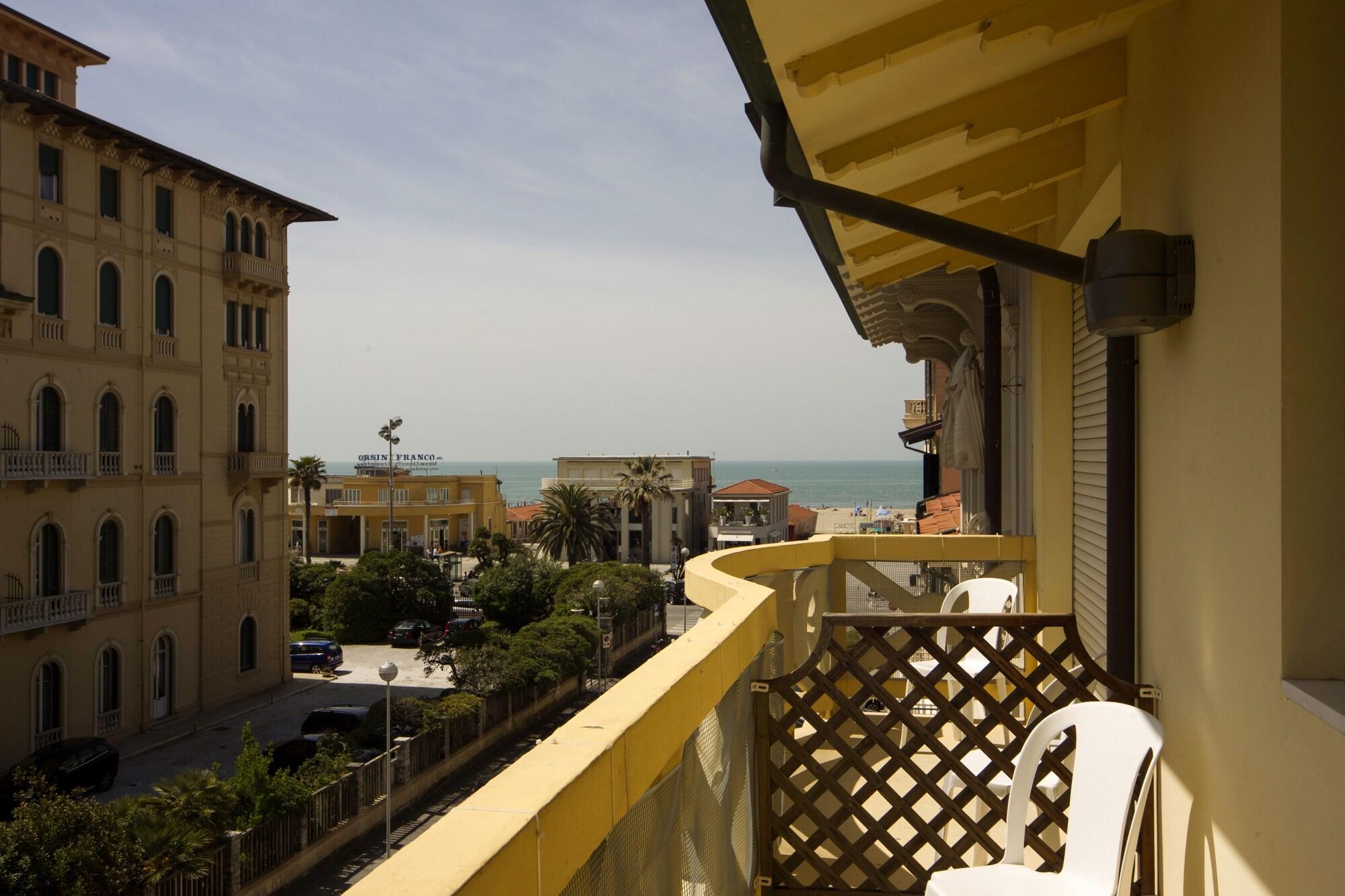 Hotel Playa Viareggio Esterno foto