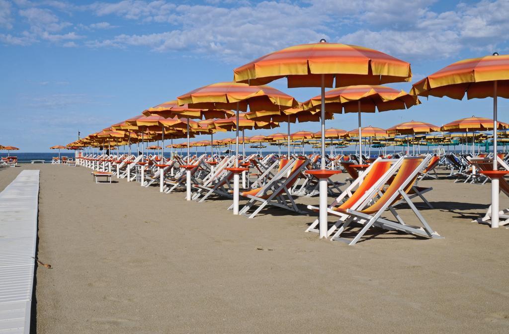 Hotel Playa Viareggio Esterno foto