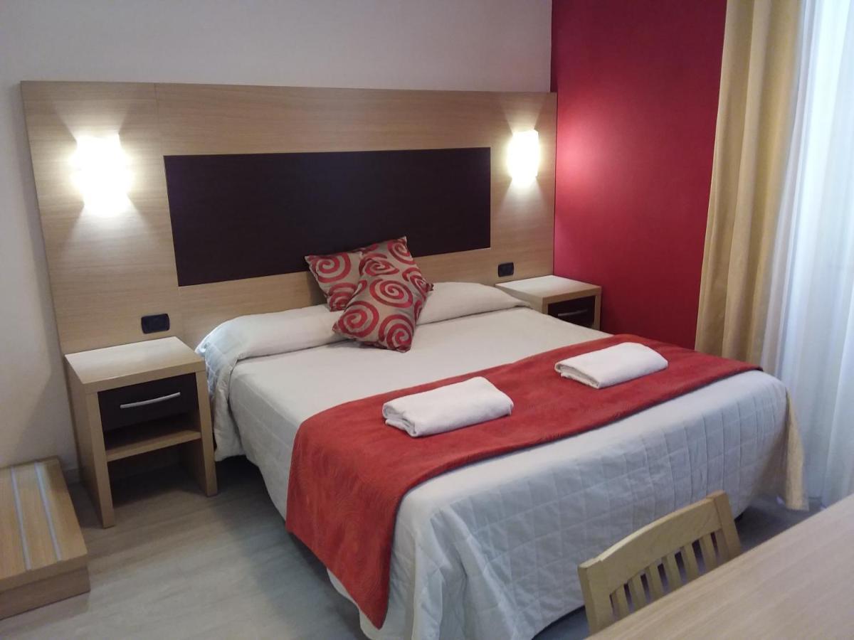 Hotel Playa Viareggio Esterno foto