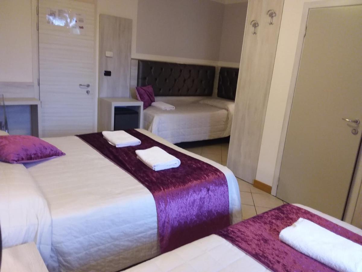 Hotel Playa Viareggio Esterno foto