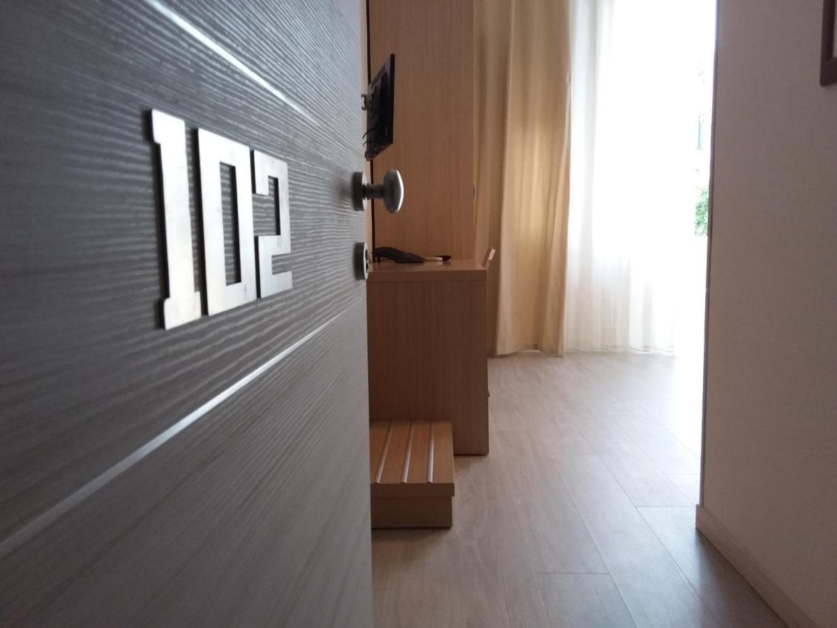 Hotel Playa Viareggio Esterno foto